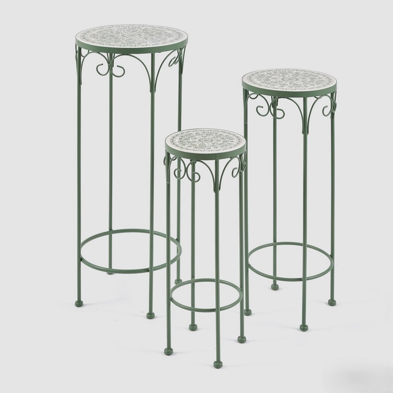 Tavolino da esterno in metallo e ceramica verde con motivi floreali, alto 61 cm